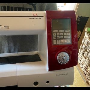 SEWING MACHINE